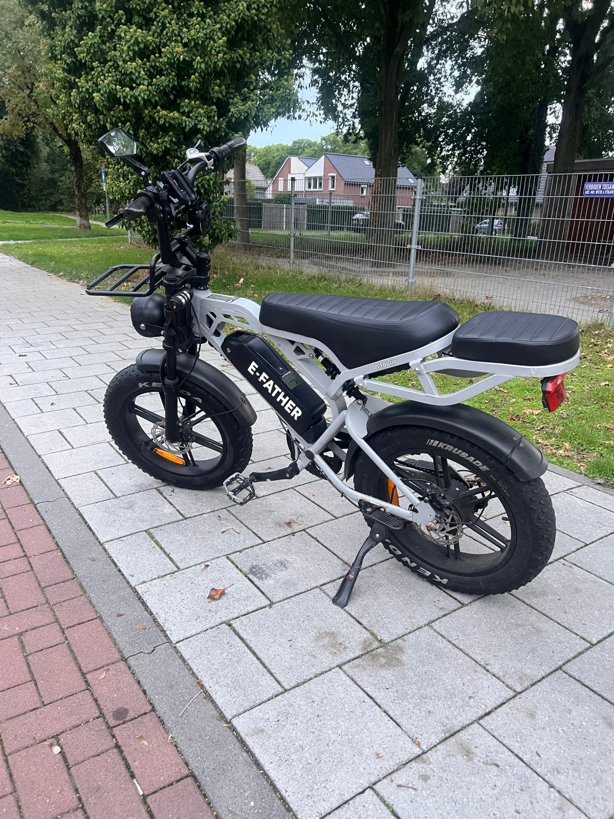 E-FATHE E-bike met dikke banden en dubbel zadel, Gebruikt, 51 tot 55 cm, 50 km per accu of meer, Ophalen