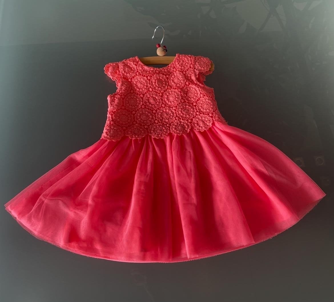 Prachtige koraalroze jurk met kant en tule maat 72-80, Kinderen en Baby's, Babykleding | Maat 74, Ophalen of Verzenden, Gebruikt
