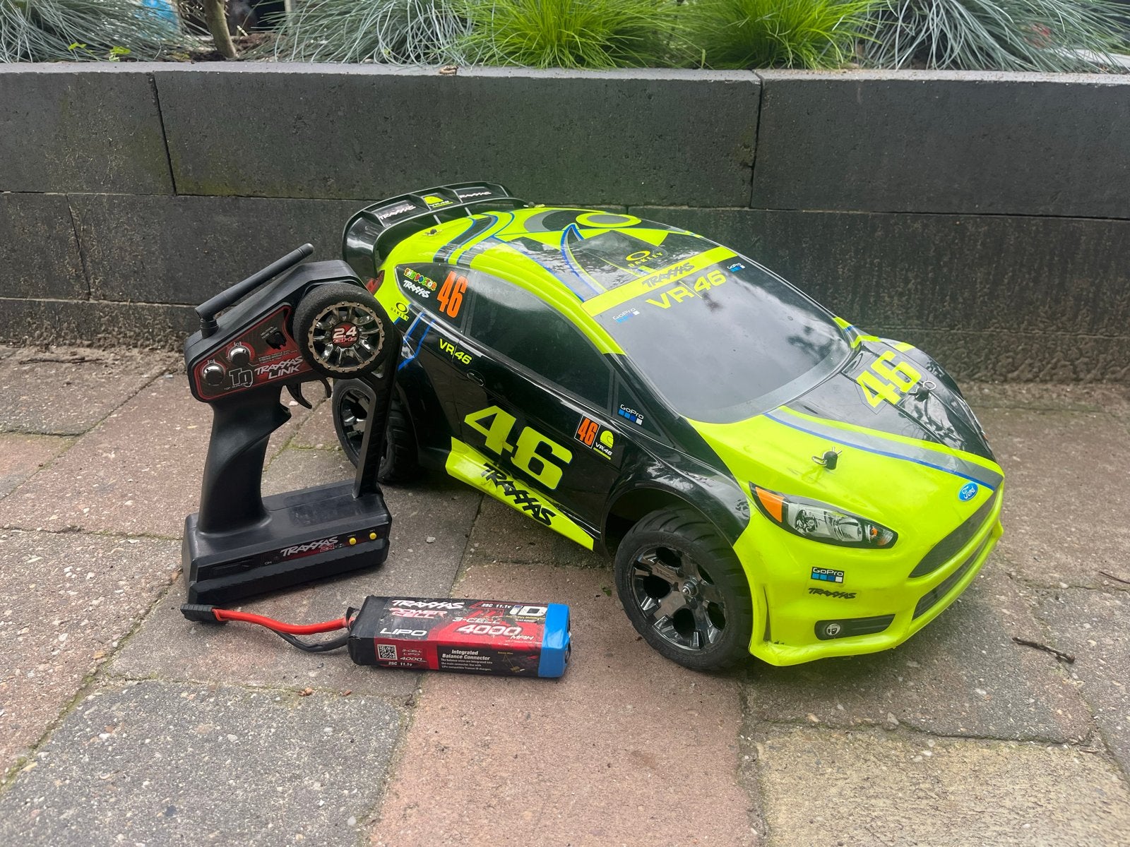 Traxxas Ford Fiesta Rally 4x4 met Hobbywing MAX10 en 3S Lipo, Auto offroad, Zo goed als nieuw, Schaal 1:10, RTR (Ready to Run)