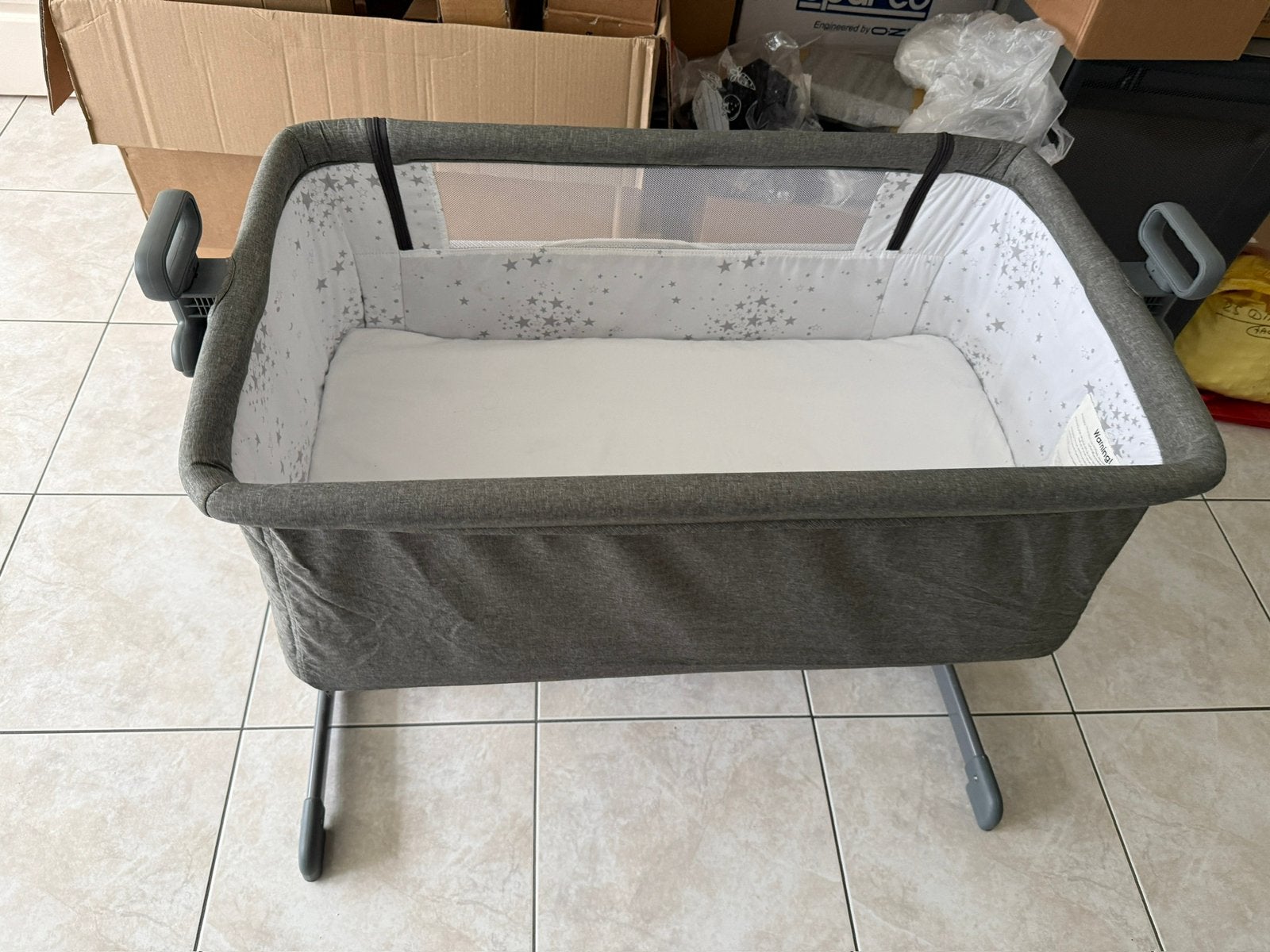 Verstelbaar Babybed / Kinderbed - Zo goed als nieuw, Ophalen of Verzenden, Zo goed als nieuw, Ledikant