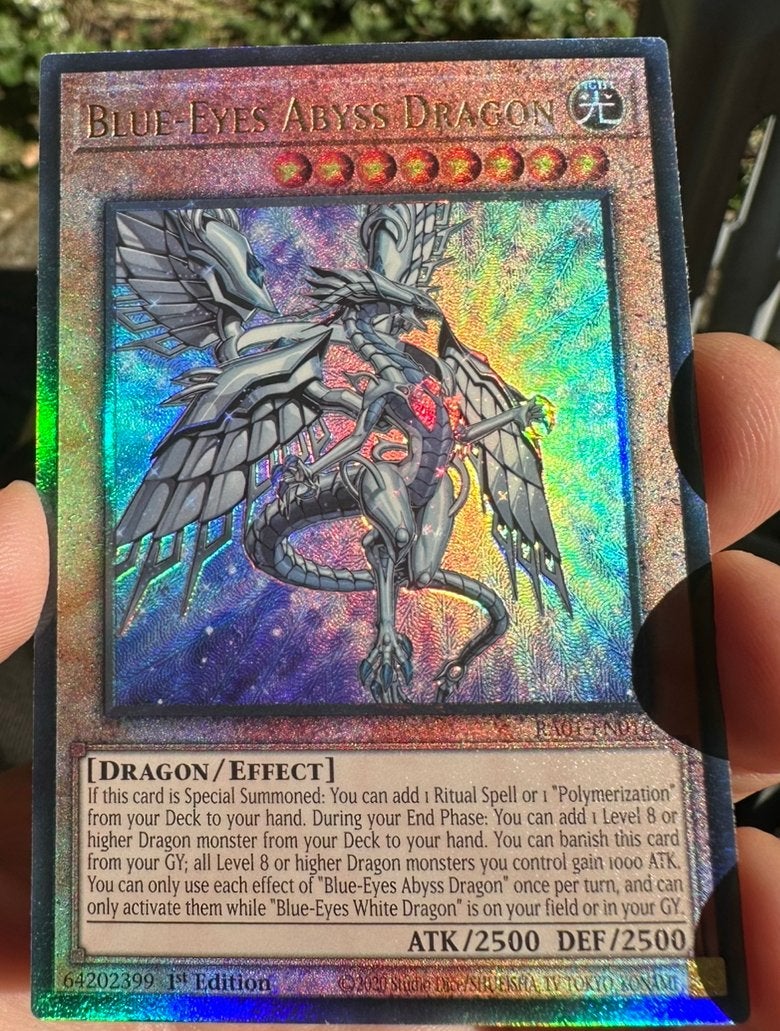 Yu-Gi-Oh! Blue-Eyes Abyss Dragon RA01 1st Ed Ultimate Rare !, Hobby en Vrije tijd, Ophalen of Verzenden, Zo goed als nieuw, Losse kaart