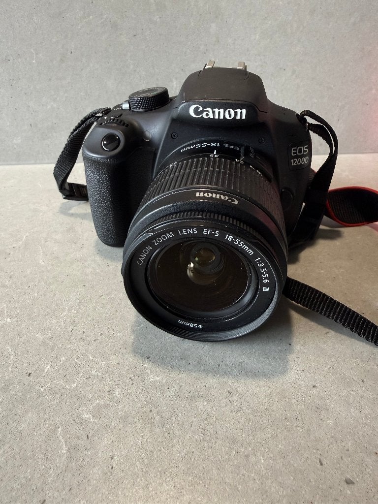 Canon EOS 1200D spiegelreflexcamera met 18-55mm lens, Gebruikt, Spiegelreflex, Canon, Lensdop
