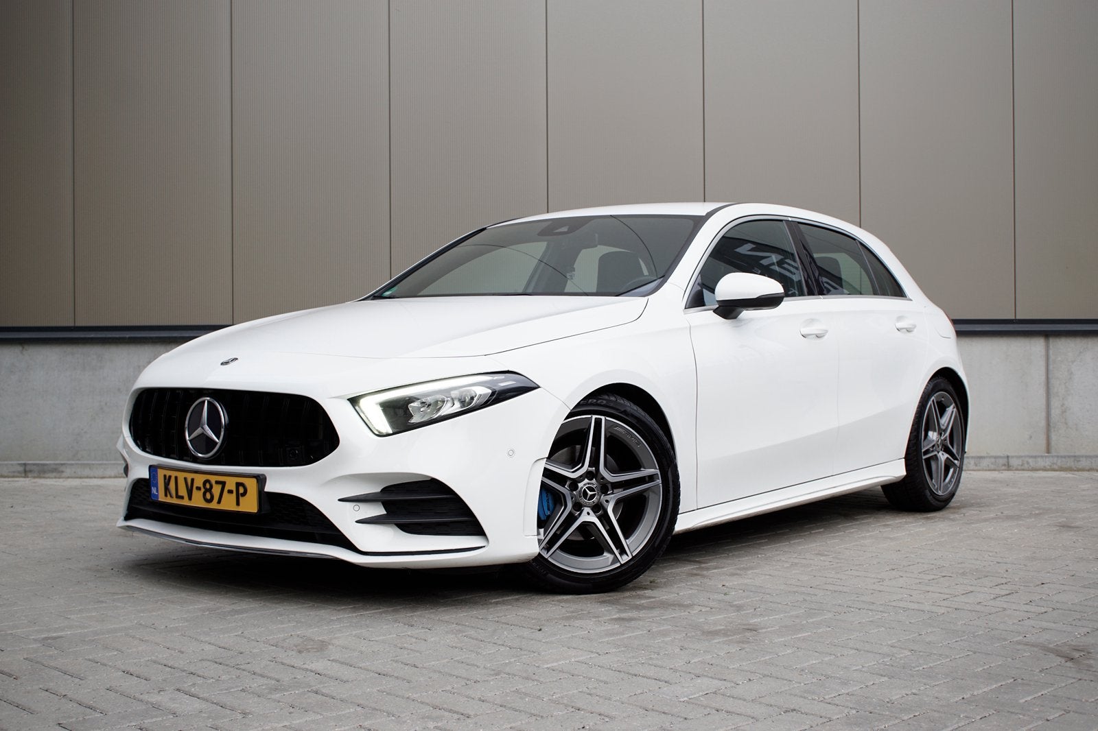 Mercedes A200 | AMG line | Sfeer | Stoelverwarming | Cruise, Zwart, 4 cilinders, Bedrijf, Navigatiesysteem