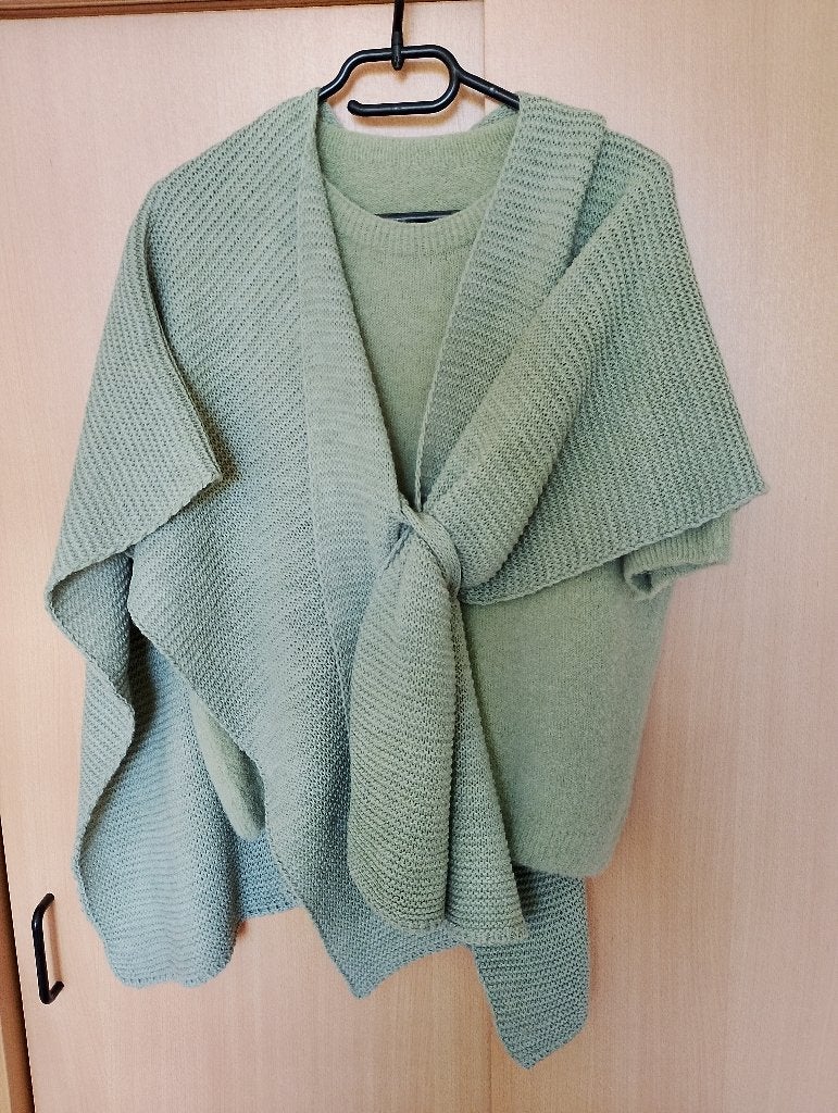 Alpaca Trui met grote omslagdoek, beide nieuw, Maat 38/40 (M), Nieuw, Ophalen of Verzenden, Onbekend