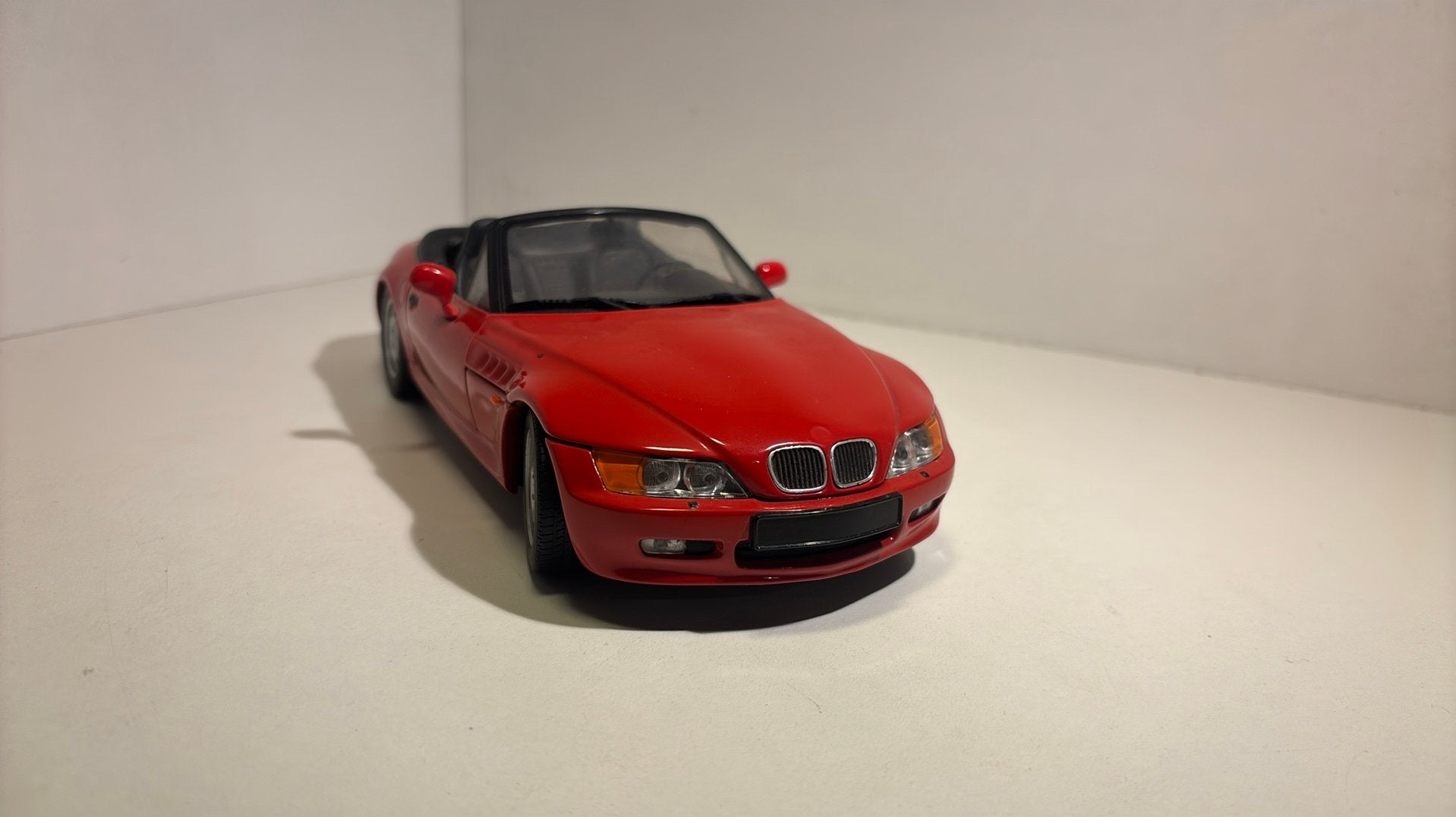 Bmw z3 ut models 1.18, Hobby en Vrije tijd, Modelauto's | 1:18, UT Models, Ophalen of Verzenden, A, A