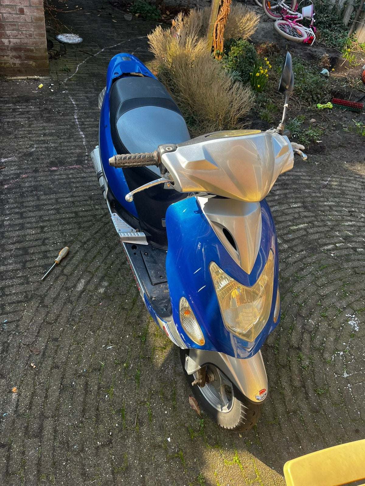 Scooter voor onderdelen. RIJDT NIET MEER!!!!, Ophalen, Zo goed als nieuw