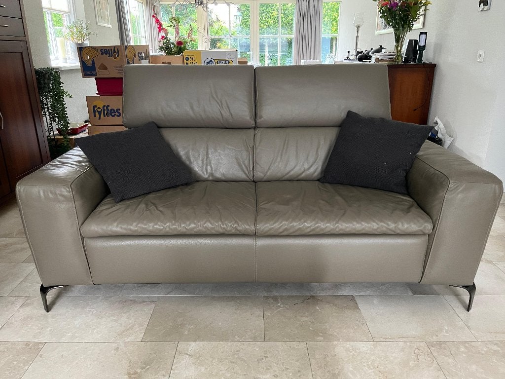 Chateau d'Ax 2-zits bank, handgemaakt taupe leer verstelbaar, Ophalen, Gebruikt, 150 tot 200 cm, Tweepersoons