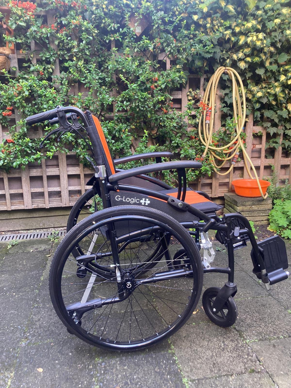 Bijna niet gebruikte lichtgewicht rolstoel, Ophalen, Nieuw