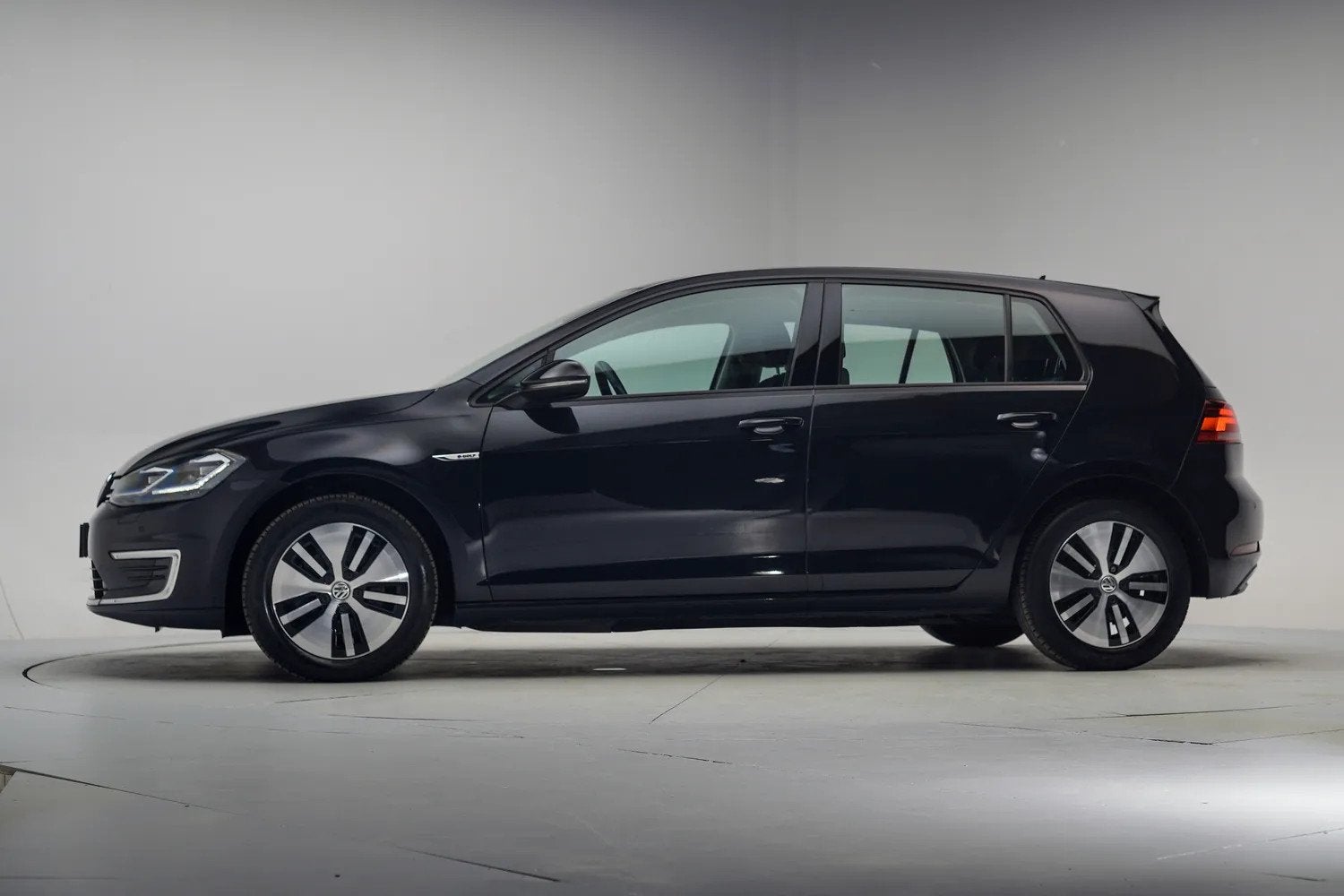 Volkswagen e-Golf E-DITION [ LED Trekhaak Stoelverwarming Ap, Automaat, Gebruikt, Zwart, Origineel Nederlands