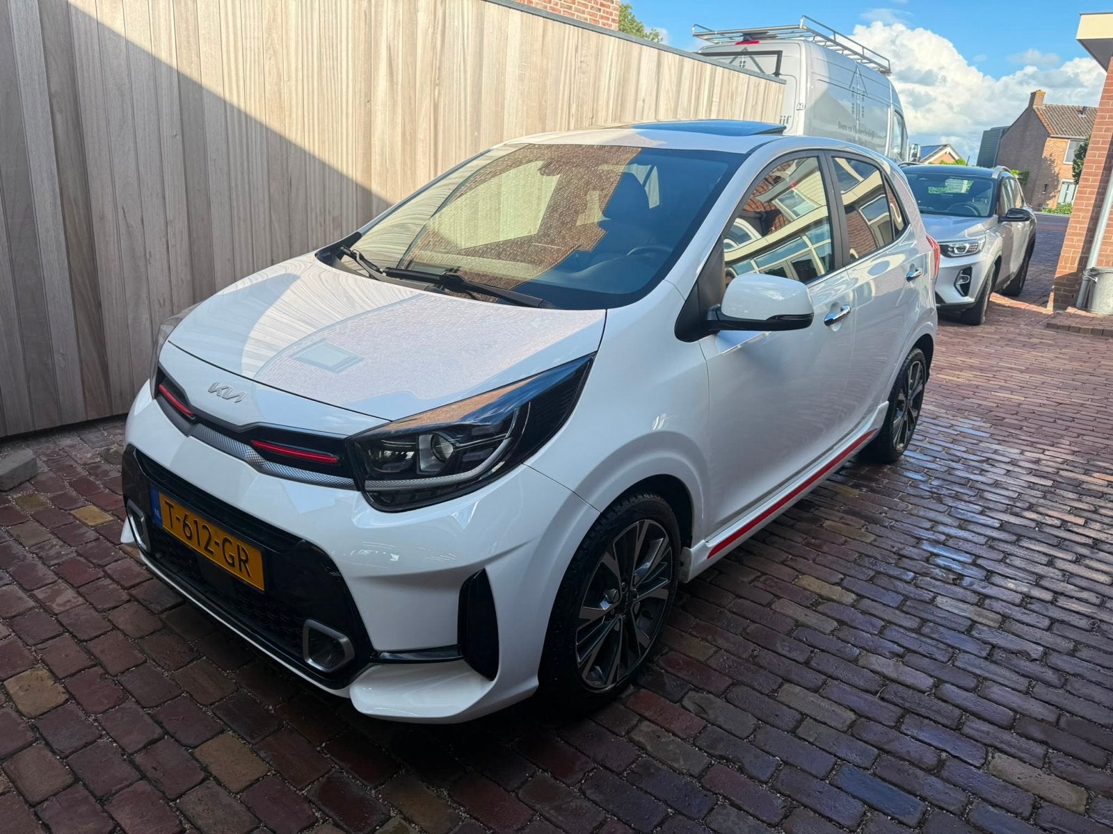 Kia Picanto 1.0 T-gdi 100pk 2023 schuif/kanteldak  carplay, Auto's, Kia, Voorwielaandrijving, 101 pk, Wit, Origineel Nederlands