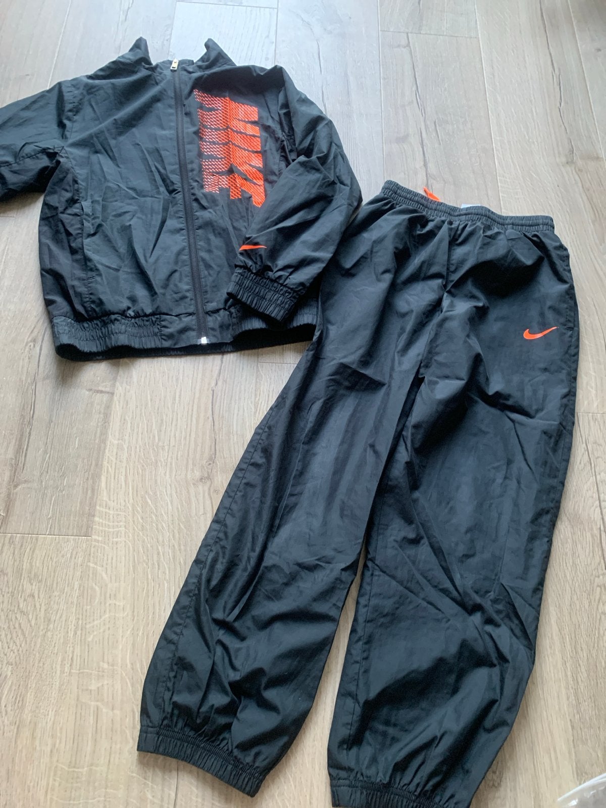 Nike trainingspak voor jongens, maat M (137-147 cm), Ophalen of Verzenden, Gebruikt, Jongen