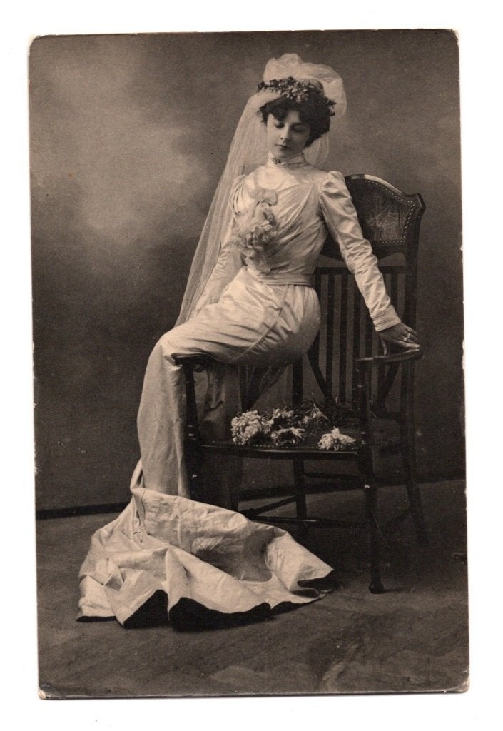 Antieke Fotokaart Eerste Communie Meisje in Wit, Verzamelen, Ophalen of Verzenden, Voor 1920, Ongelopen, Kinderen