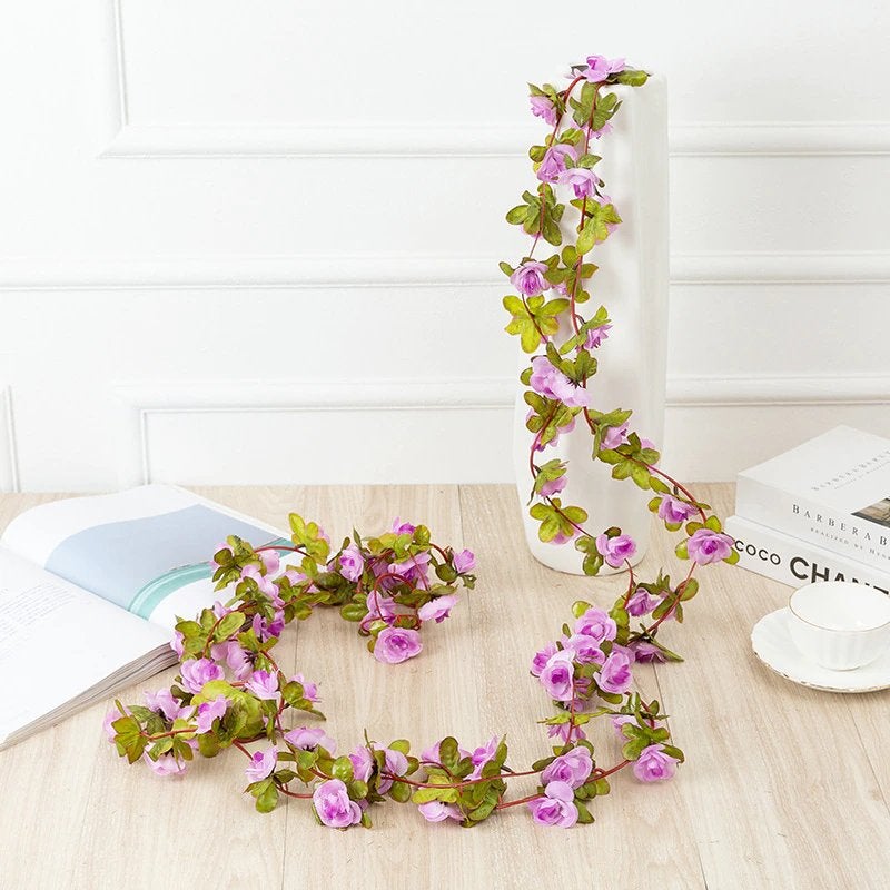 Paarse Kunst Rozen Slinger / Kunstplant Bloem Hangplant Roos, Huis en Inrichting, Woonaccessoires | Kunstplanten en Kunstbloemen