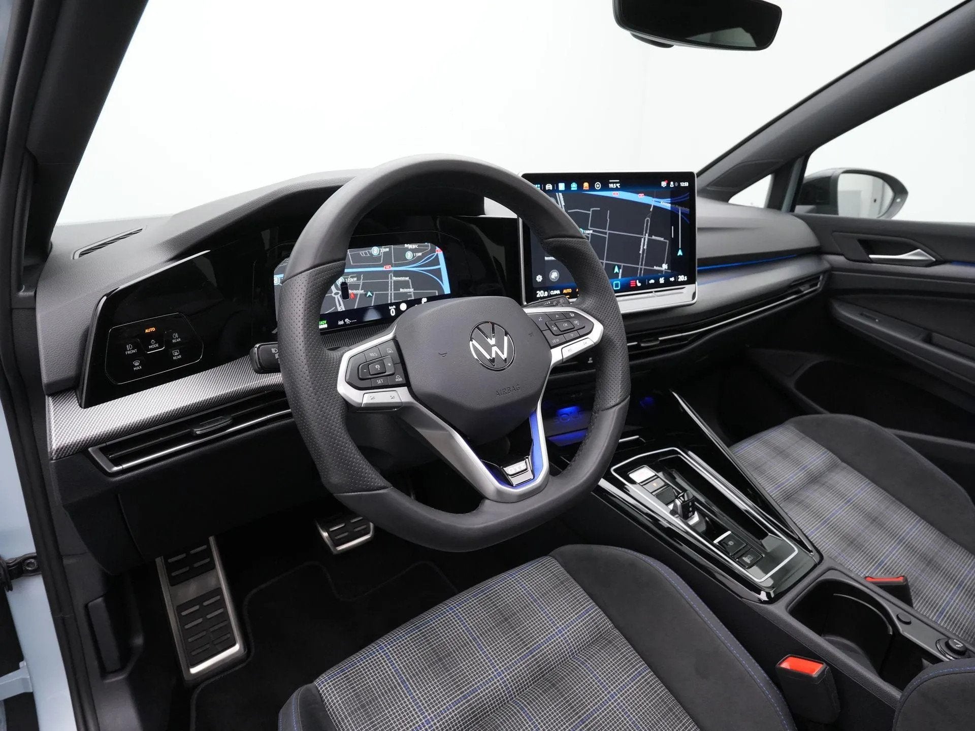 Volkswagen Golf 1.5 eHybrid 272 pk GTE (bj 2024, automaat), Automatische klimaatregeling, 4 cilinders, Plug-in hybride, 1700 kg