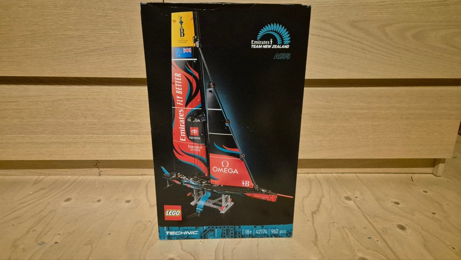 LEGO Technic Emirates Team New Zealand AC75 (42174), Kinderen en Baby's, Lego, Nieuw, Ophalen of Verzenden, Technic