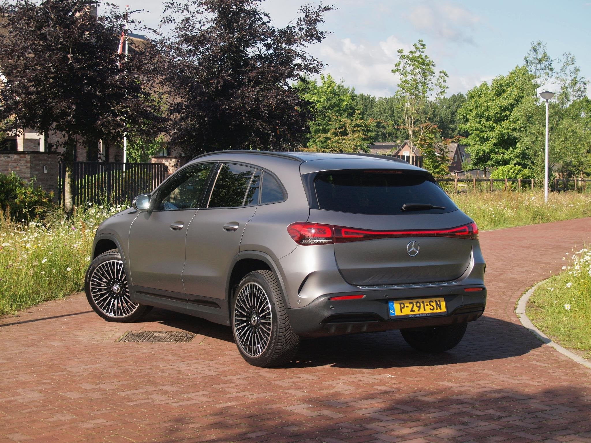Mercedes-Benz EQA 250 Business Solution AMG 67 kWh | SOH 96%, Gebruikt, 190 pk, Automatische klimaatregeling, SUV of Terreinwagen