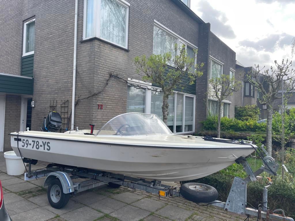 Beekman 450 + Trailer., Watersport en Boten, Speedboten, Gebruikt, 3 tot 6 meter, Benzine, Minder dan 70 pk, Polyester, Buitenboordmotor
