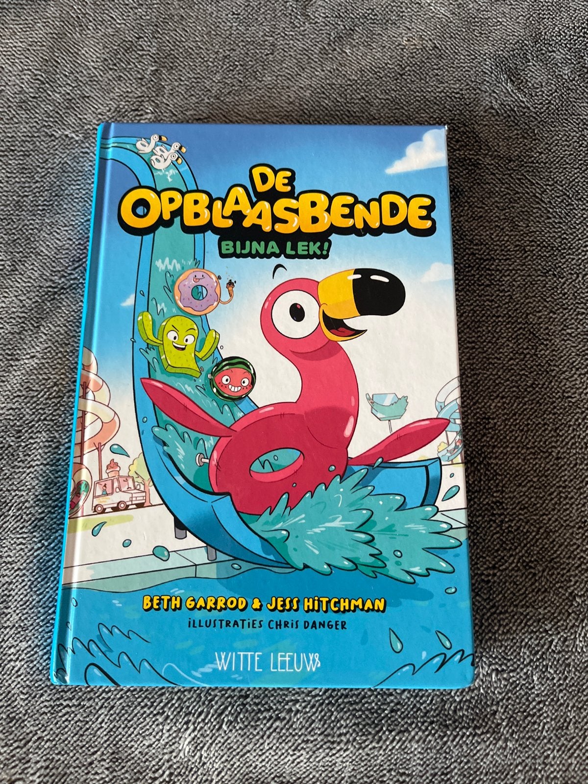 De Opblaasbende: Bijna Lek! - Beth Garrod & Jess Hitchman, Ophalen of Verzenden, Zo goed als nieuw, Fictie