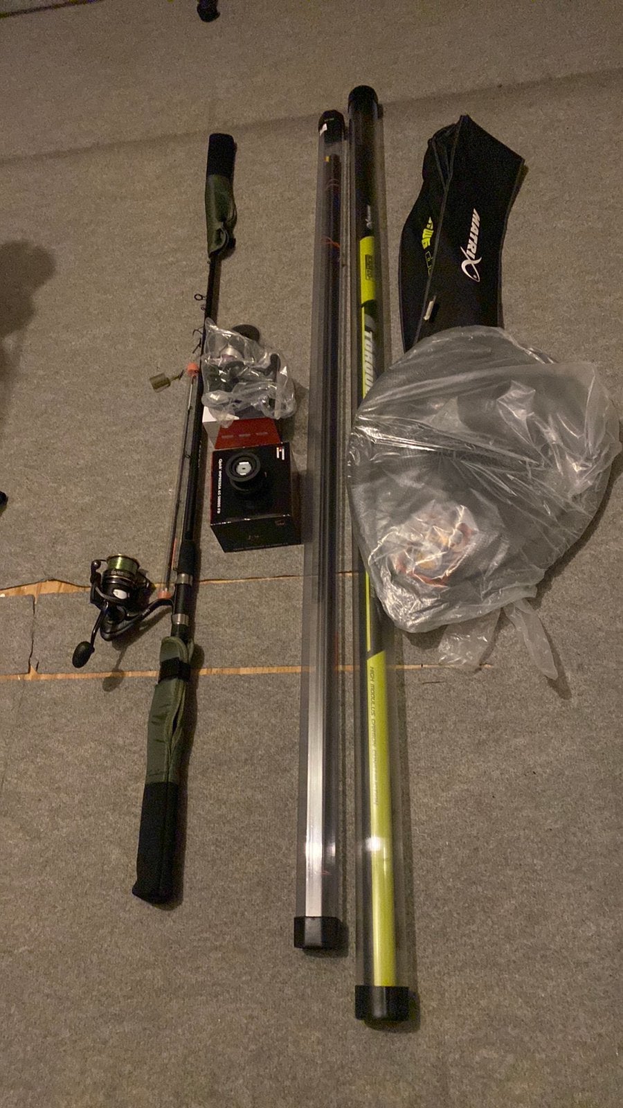 Complete set Feeder met 2 molens enz, Ophalen, Zo goed als nieuw