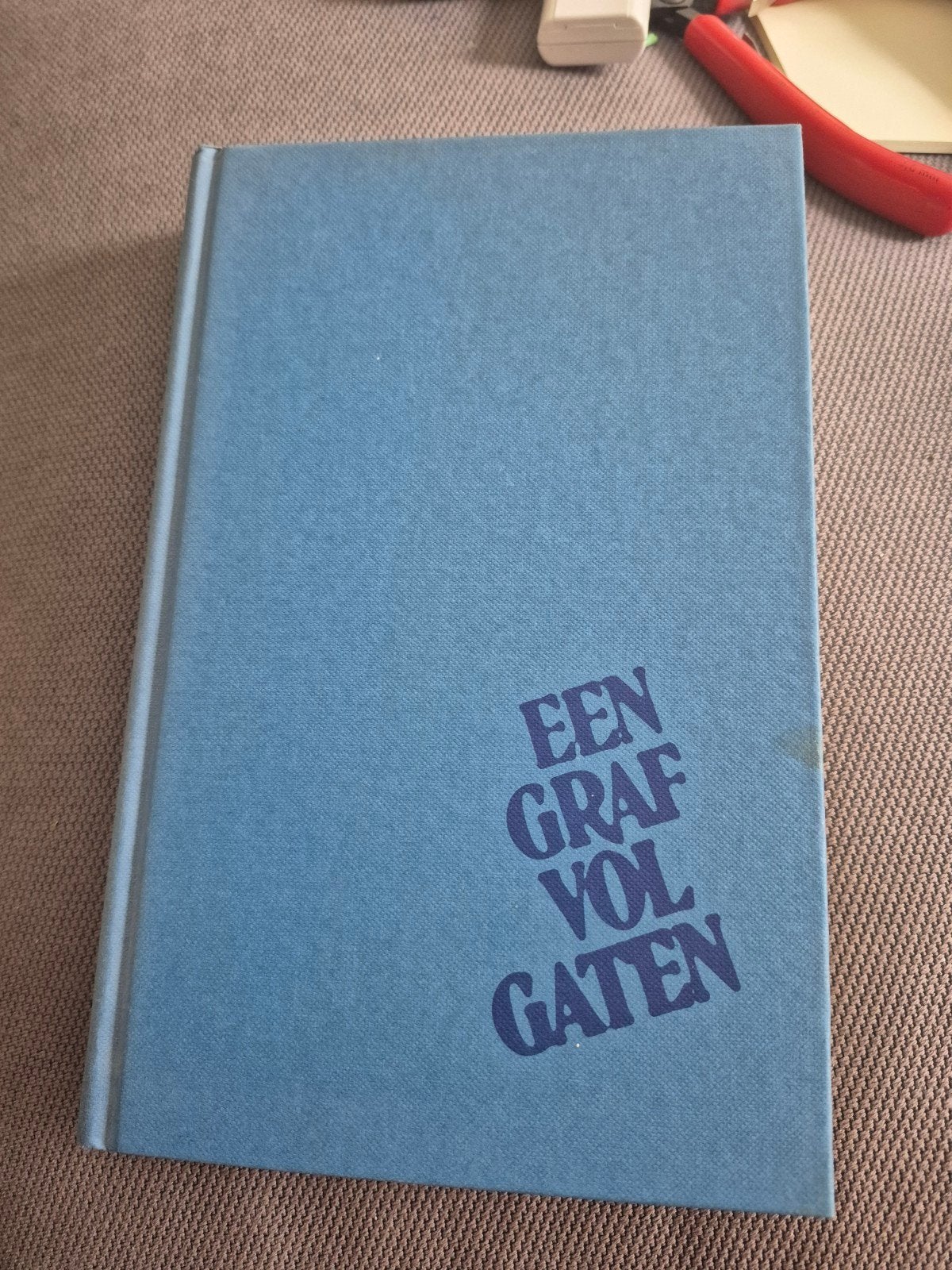 Een Graf Vol Gaten - Mickey Spillane (Gebonden), Boeken, Ophalen of Verzenden, Gelezen, Mickey Spillane