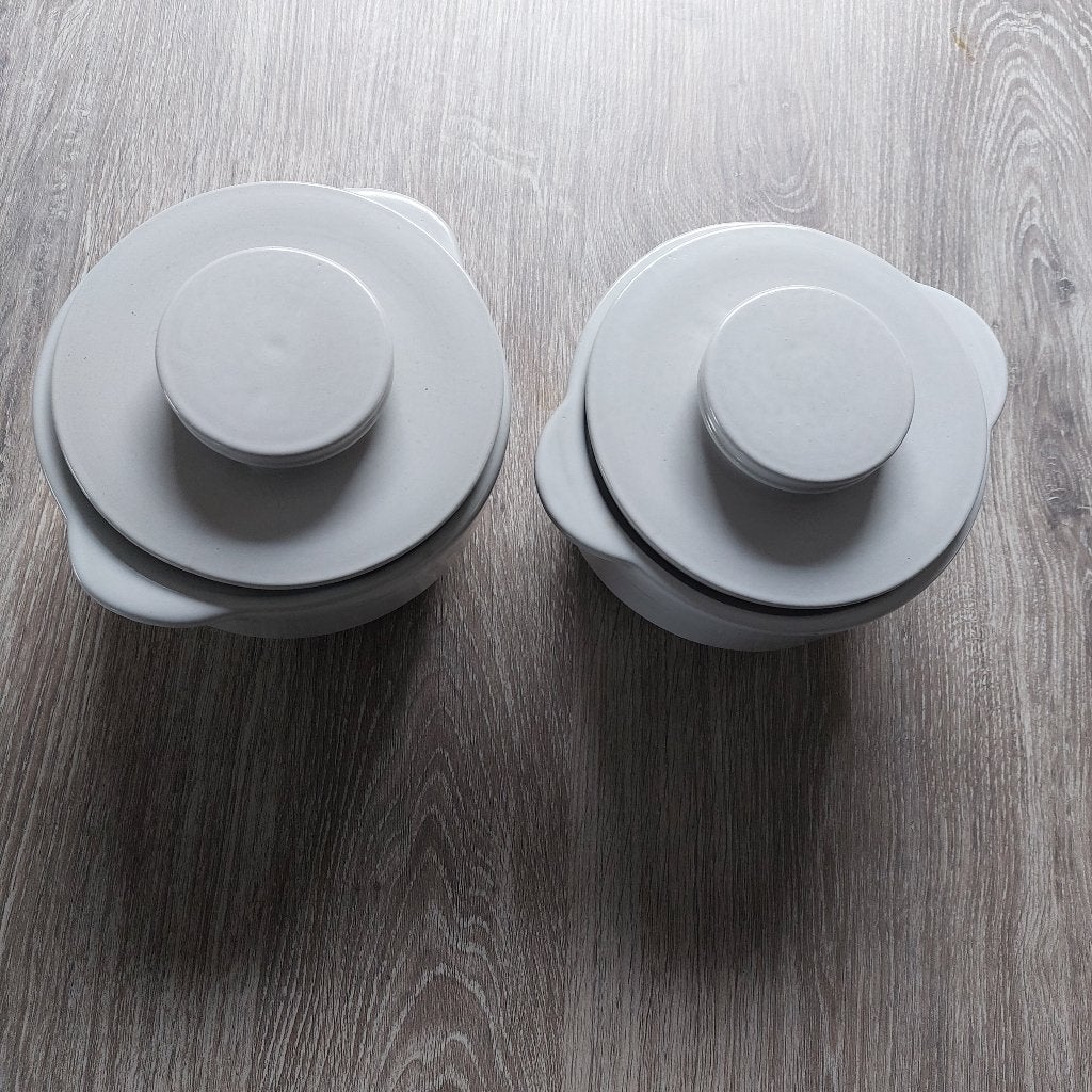 Dekschalen 2 stuks Staffel Stoneware met deksel onbeschadigd, Overige merken, Ophalen of Verzenden, Overige stijlen, Aardewerk