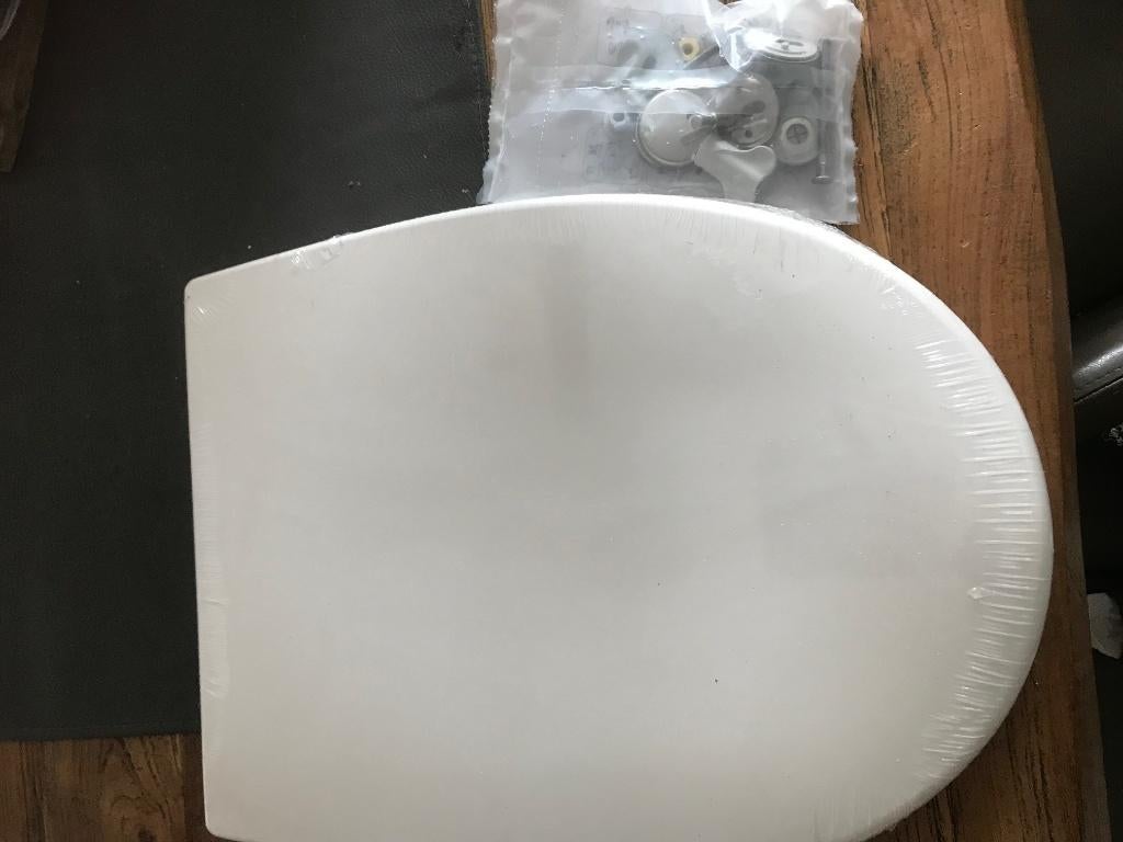 NIEUW - WC Bril Pressalit kleur PERGAMON, Doe-het-zelf en Verbouw, Sanitair, Ophalen of Verzenden, Nieuw, Koper, Toilet