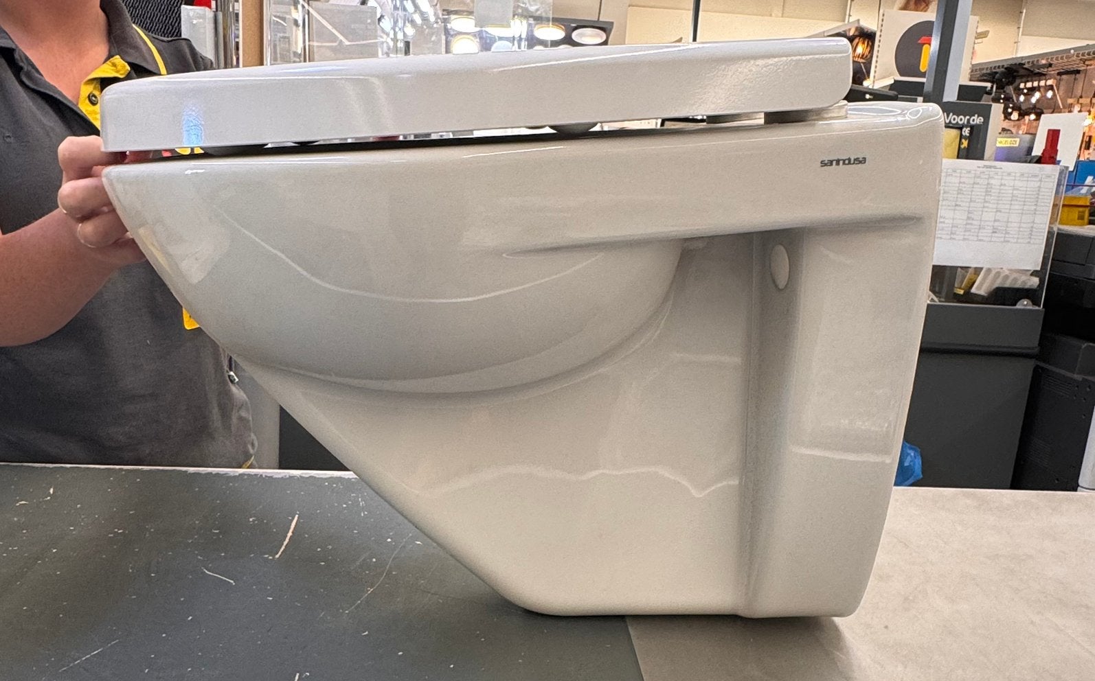 AquaVive hangtoilet Lanico wit | Soft-close toiletzitting., Ophalen, Zo goed als nieuw, Toilet