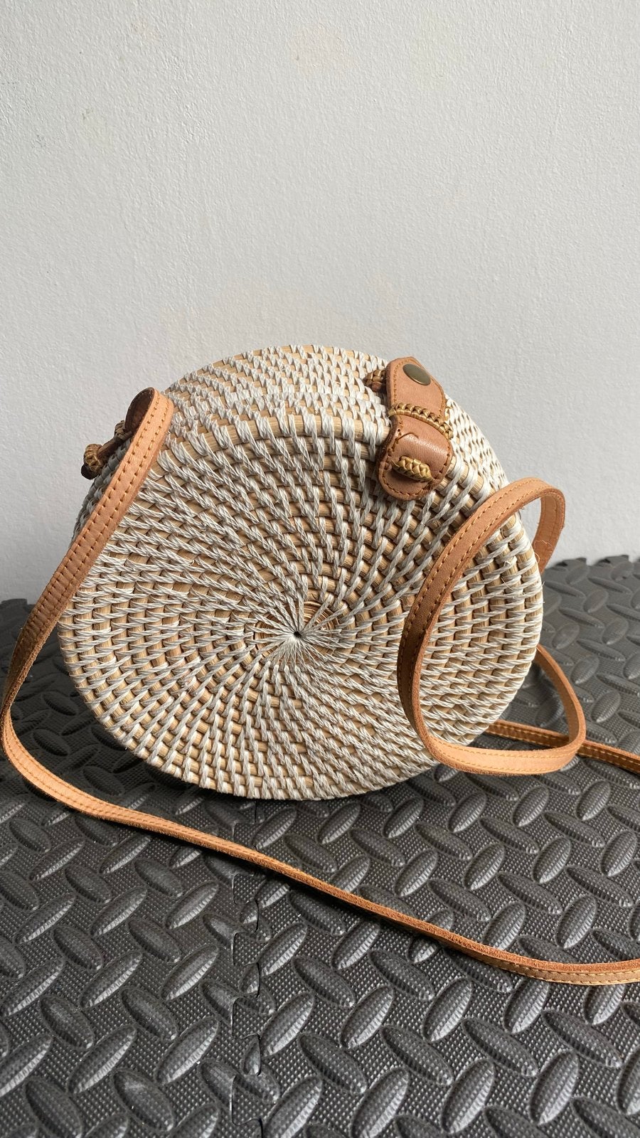 Rotan ronde tas met leren band - Wit/Naturel, Ophalen, Wit, Minder dan 40 cm, Minder dan 35 cm