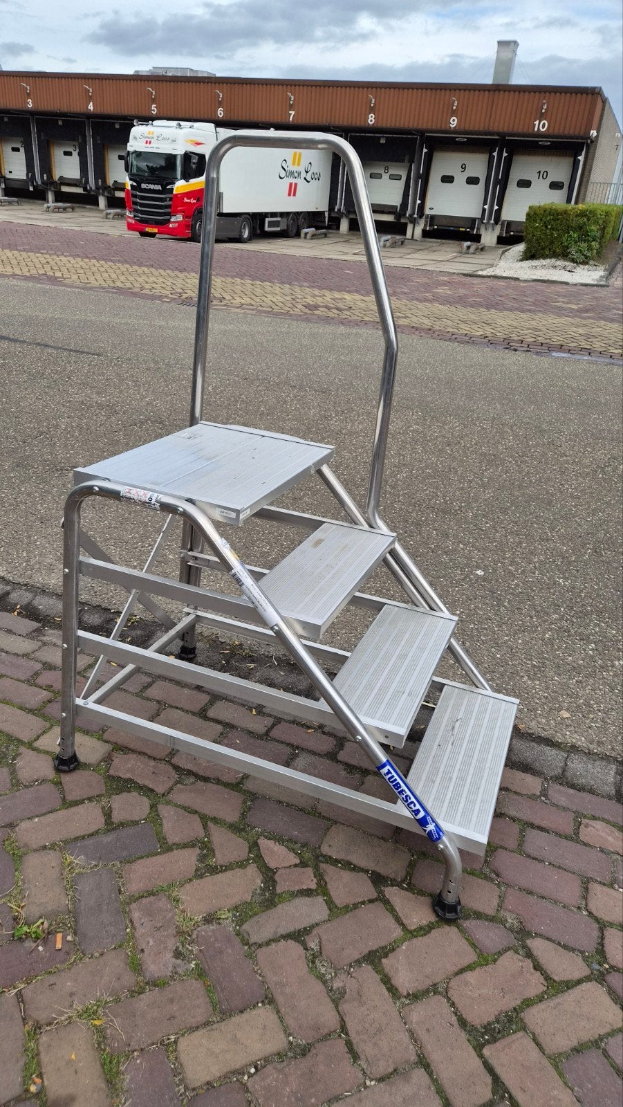 te koop aluminium Bordestrap/caravan opstap, Doe-het-zelf en Verbouw, Ladders en Trappen, Ophalen of Verzenden, Minder dan 2 meter