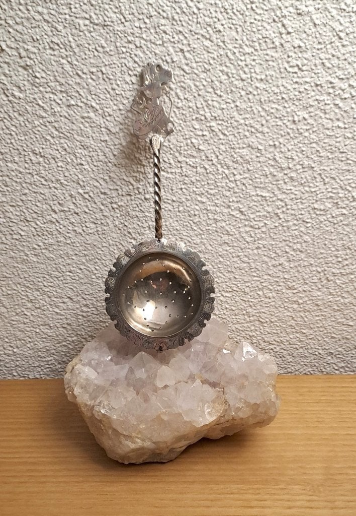 Prachtige Djokja echte zilveren theezeef keurmerk 800., Antiek en Kunst, Verzenden, Zilver