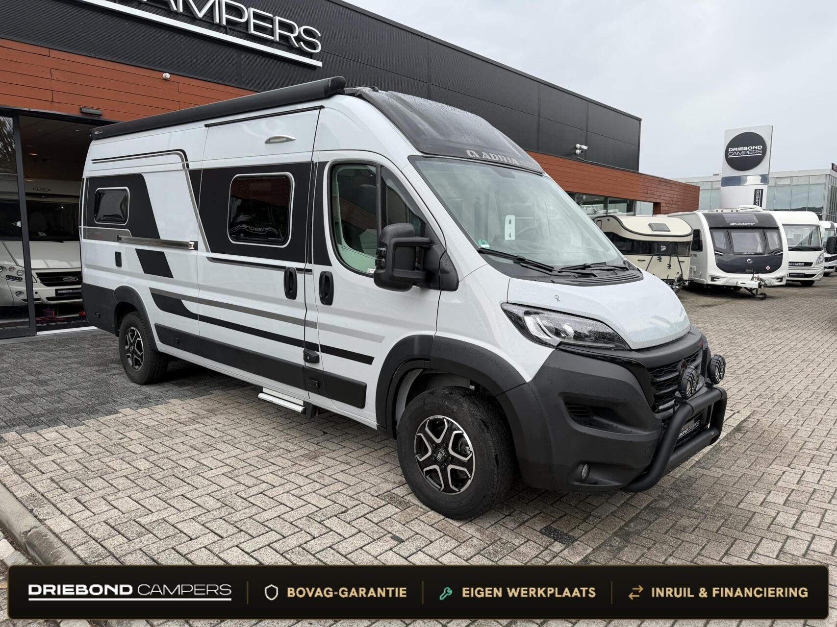 Adria 640 SGX Twin Supreme 9T-Automaat Luchtvering Zonnepane, Caravans en Kamperen, Automaat, Buscamper of Camperbus, 6 tot 7 meter
