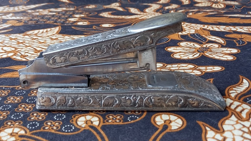 Mooie oude stapler of nietmachine uit Engeland 14 cm., Ophalen of Verzenden