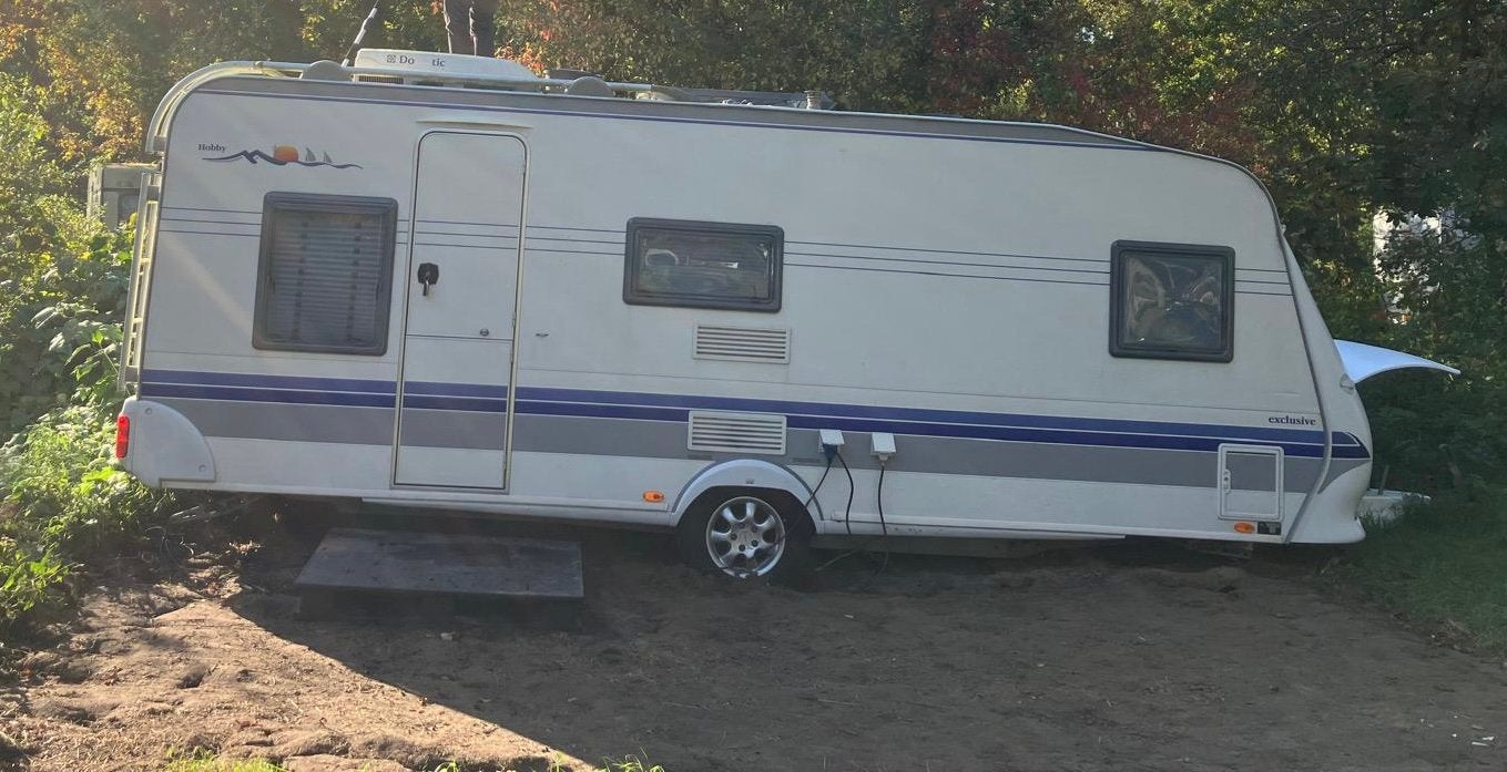 Caravan Hobby exclusive  560 KMFE ( Geversduin), Caravans en Kamperen, Caravans, Rondzit, Particulier, 5 tot 6 meter, Tot en met 6