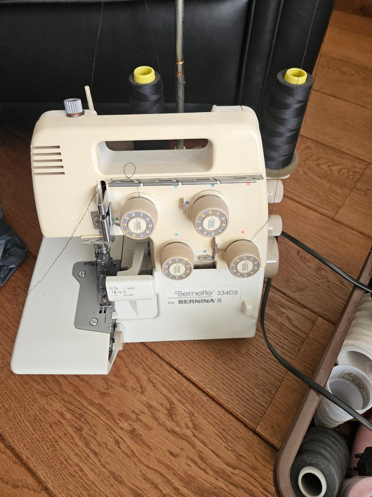 Bernette 334DS Lockmachine - Zo goed als nieuw, Ophalen of Verzenden