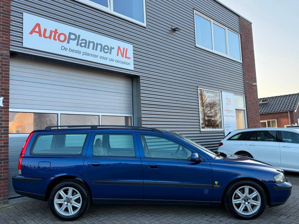 Volvo V70 2.4 T Ocean Race! Airco! Automaat! Cruise! Leder!, Beige, Blauw, 2435 cc, 93 €/maand