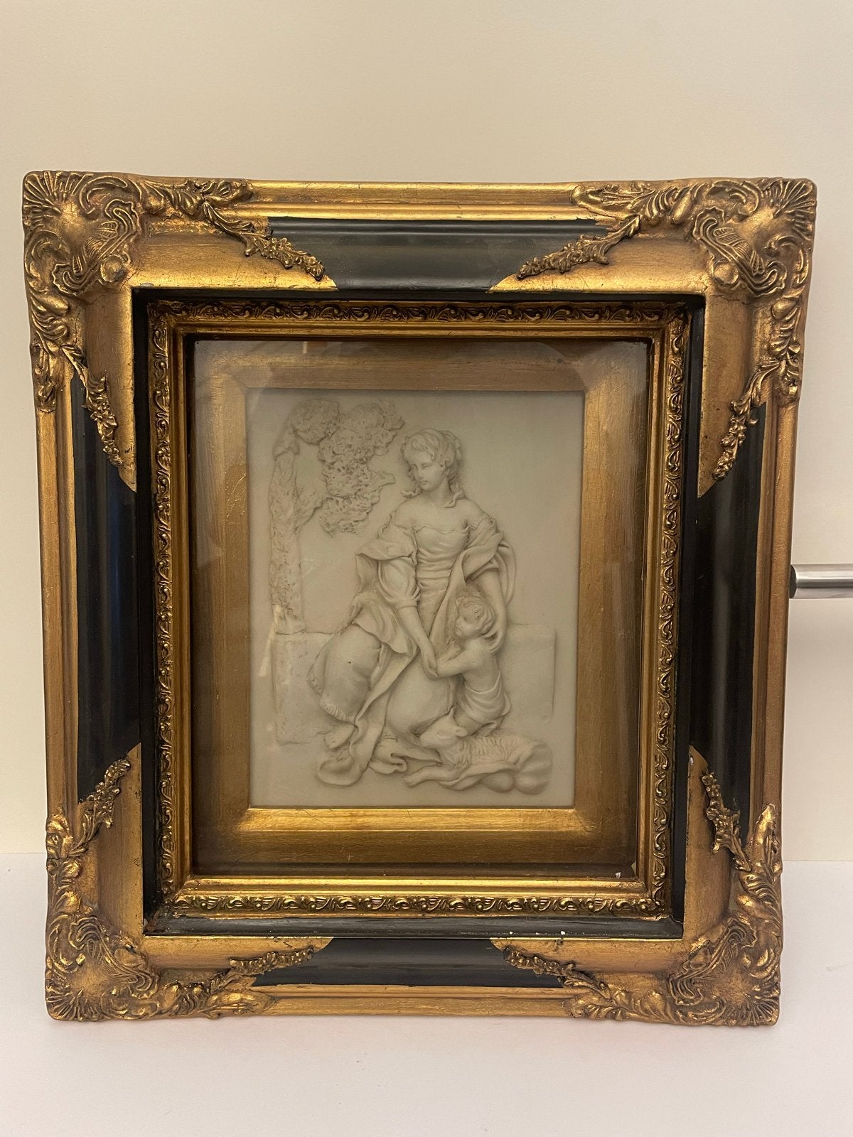 Albasten Schilderij in Zwart-Gouden Lijst, Klassiek Antiek, Antiek en Kunst, Ophalen of Verzenden, Wanddecoratie, 20 - 50 cm, Steen of Keramiek