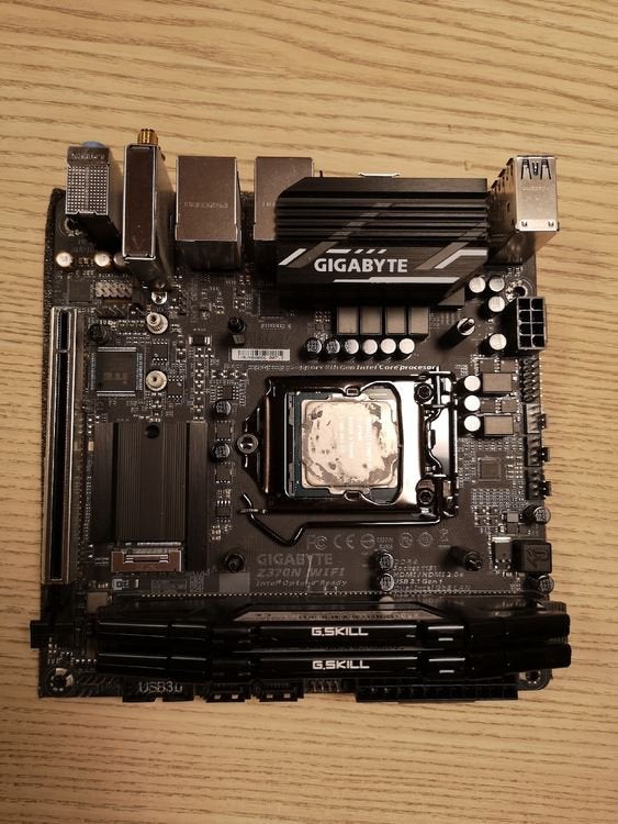GIGABYTE Z370N mITX WIFI + Intel i7-9700K + 32GB DDR4-3000, Ophalen, Gebruikt, 32 GB, Gaming