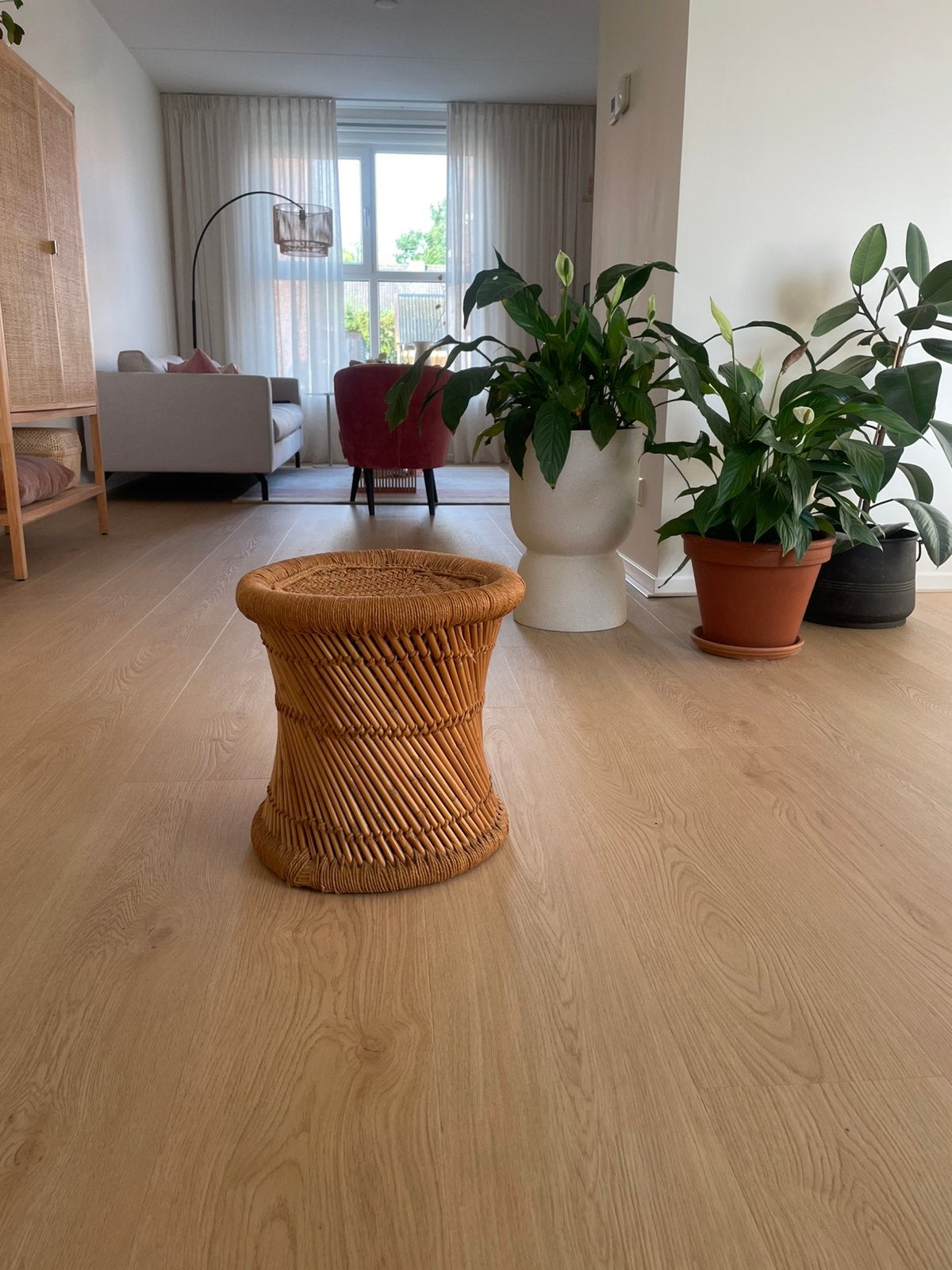 Rotan bijzettafel/krukje, Huis en Inrichting, Ophalen, Minder dan 55 cm, Gebruikt, Rond