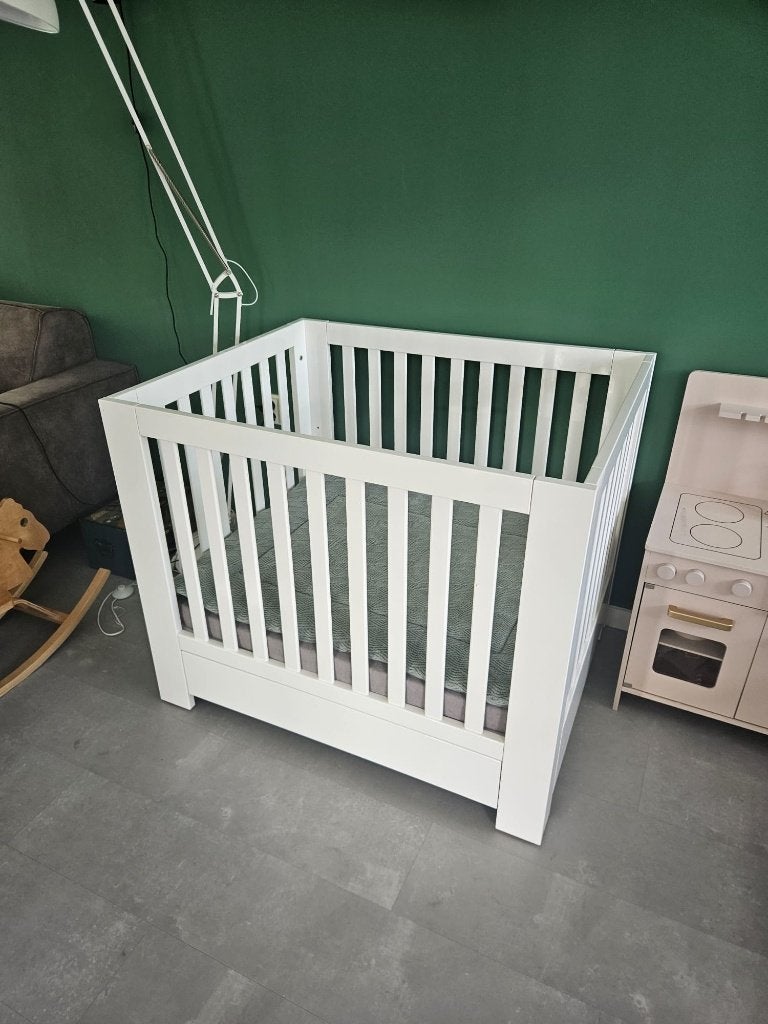 Kidsmill Alaska Box met Lade inclusief matras, Kinderen en Baby's, Boxen, Ophalen, Gebruikt, Rechthoekig, In hoogte verstelbaar