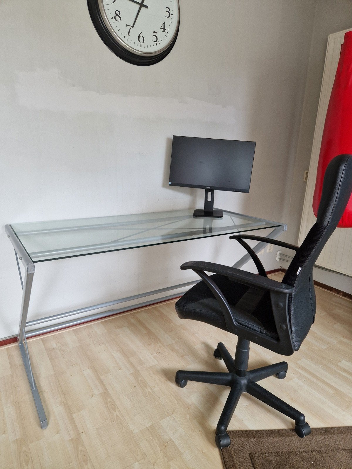 Bureau met stoel gratis ophalen voor 20-7  16.00 uur, Ophalen, Gebruikt