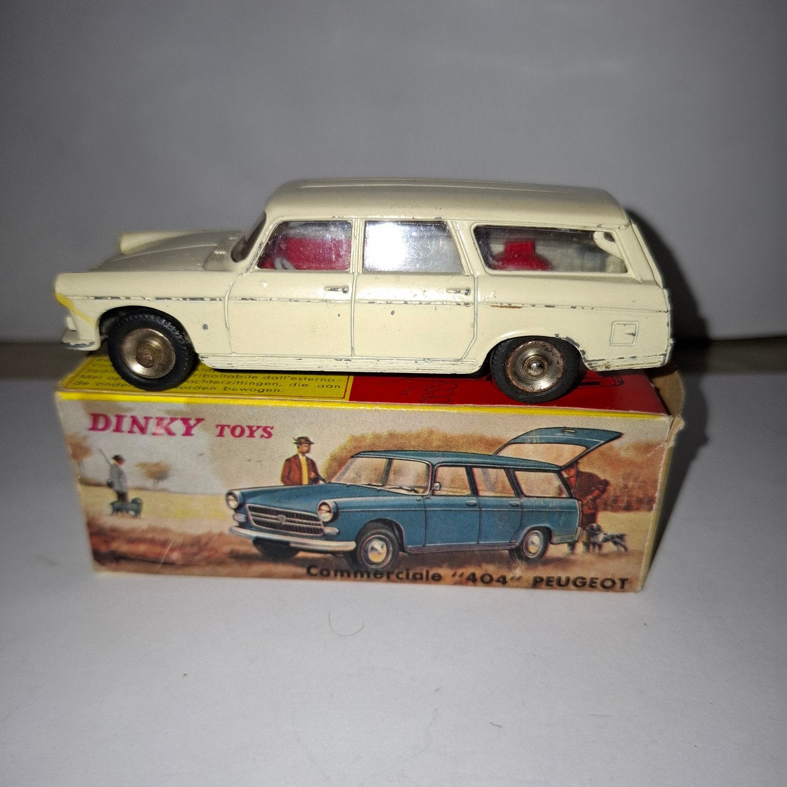 Dinky Toys Peugeot 404 Break Meccano met originele doos, Hobby en Vrije tijd, Ophalen of Verzenden, Gebruikt, Auto