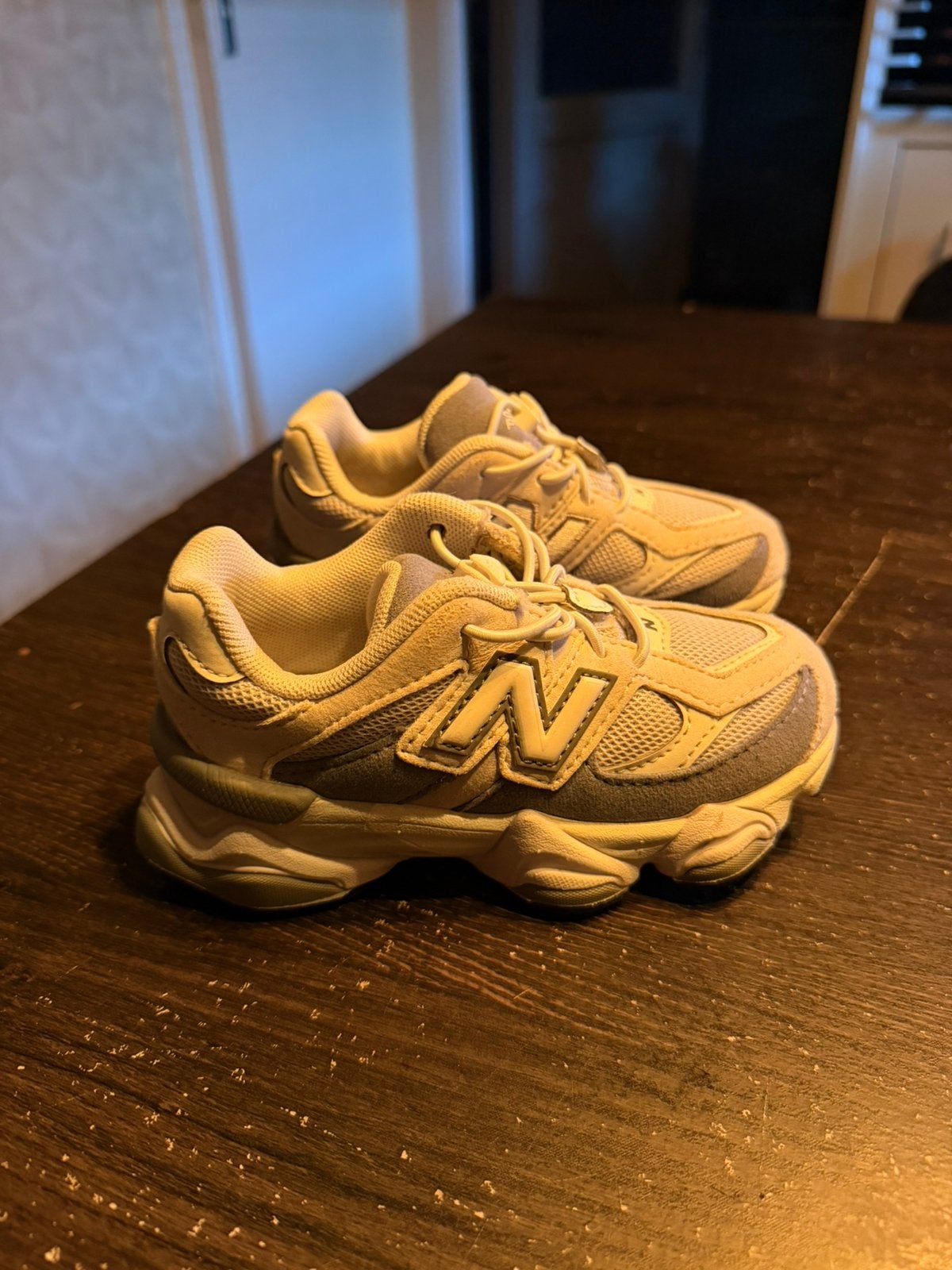 New balance 9060 maat 26, Ophalen, Wit, Sneakers of Gympen, Zo goed als nieuw