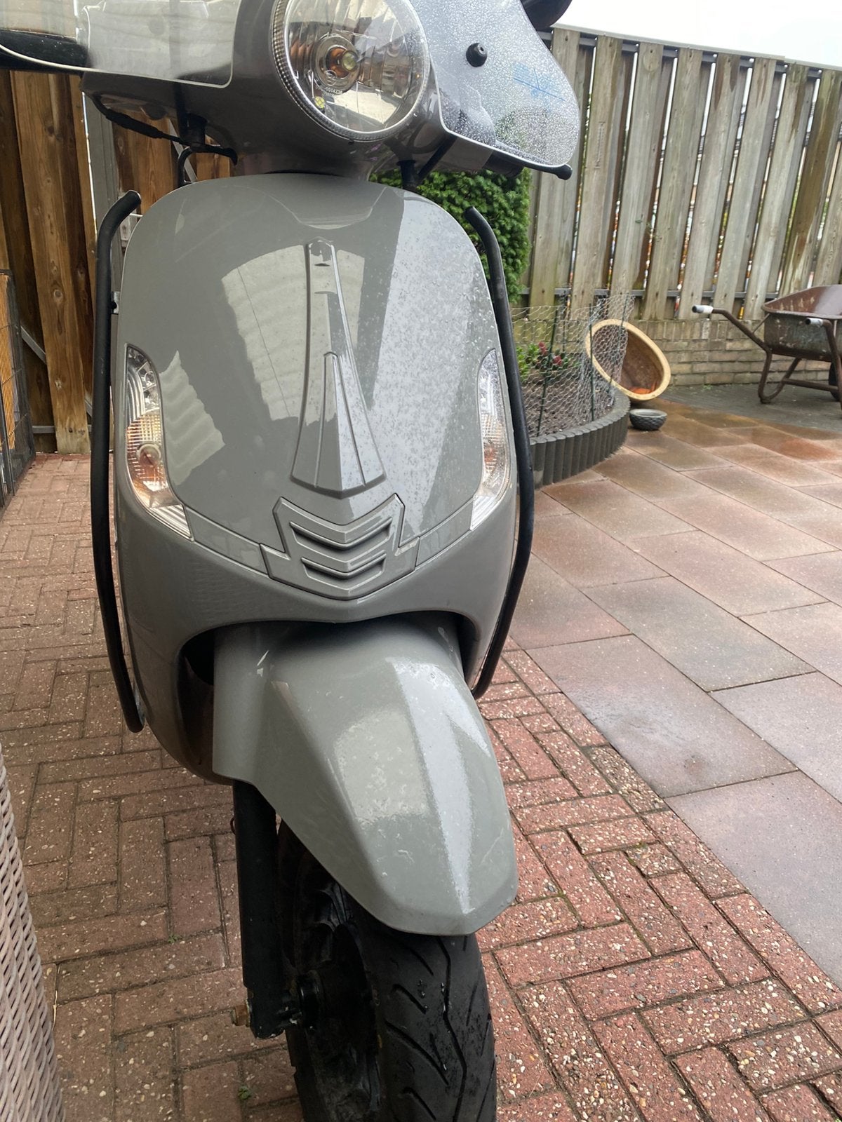 La souris sourini scooter grijs, Fietsen en Brommers, Ophalen, Gebruikt, Maximaal 45 km/u, Benzine