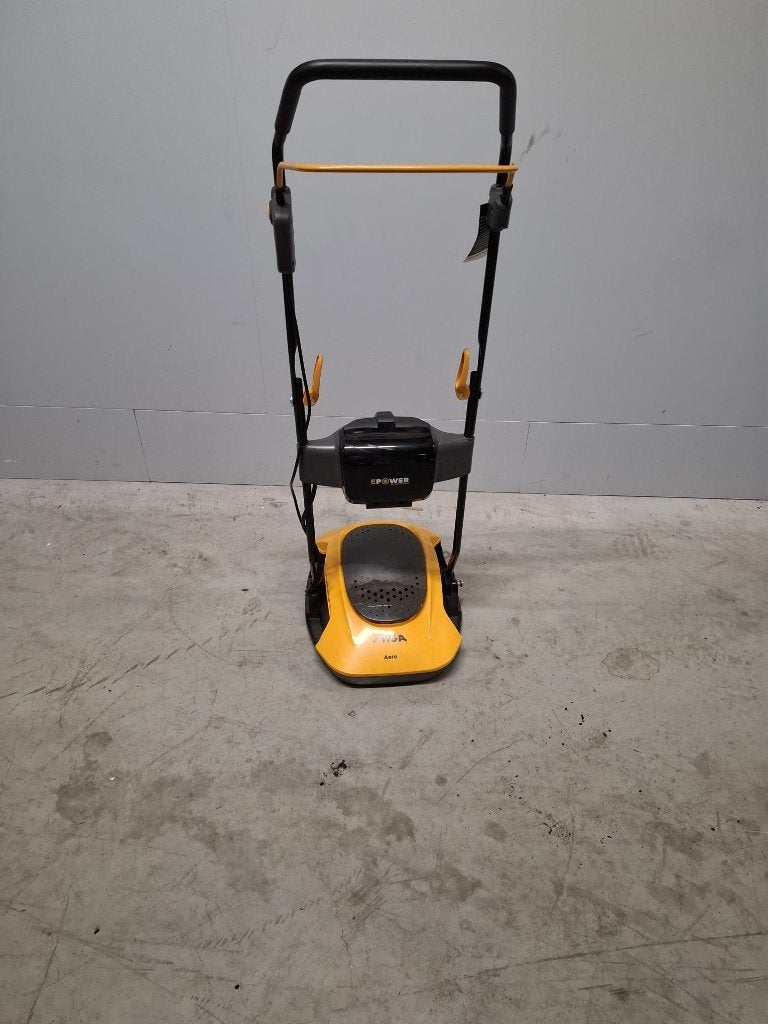 Stiga Aero 132e zweefmaaier met accu's, Cirkelmaaier, Gebruikt, Stiga, Accu-grasmaaier