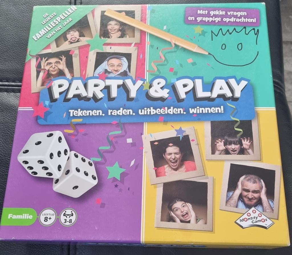 Party & Play Familiespel: Tekenen, Raden, Uitbeelden, Vijf spelers of meer, Ophalen of Verzenden, Zo goed als nieuw, Identity Games