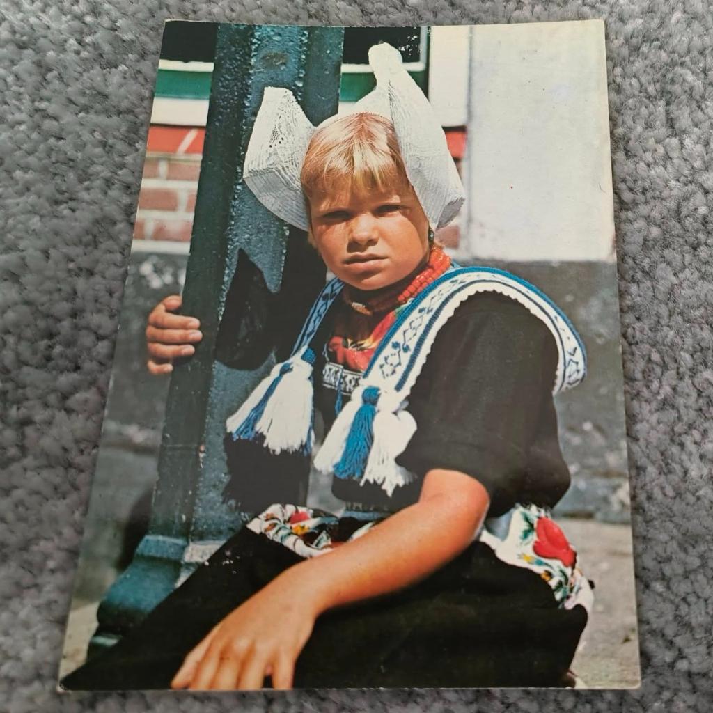 Kaart Volendam klederdracht (21), Ophalen of Verzenden, 1980 tot heden, Ongelopen, Klederdracht