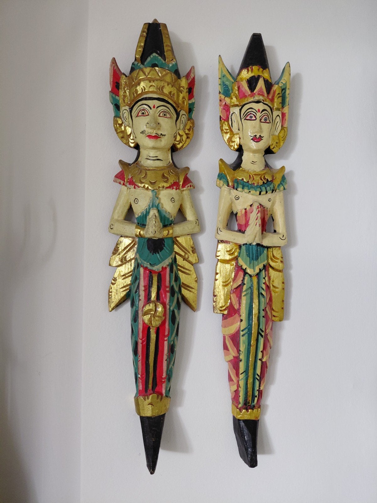 Handgemaakte Balinese Wandpoppen: Rama en Sita, Antiek en Kunst, Wanddecoratie, Hout, Azië, Overige stijlen