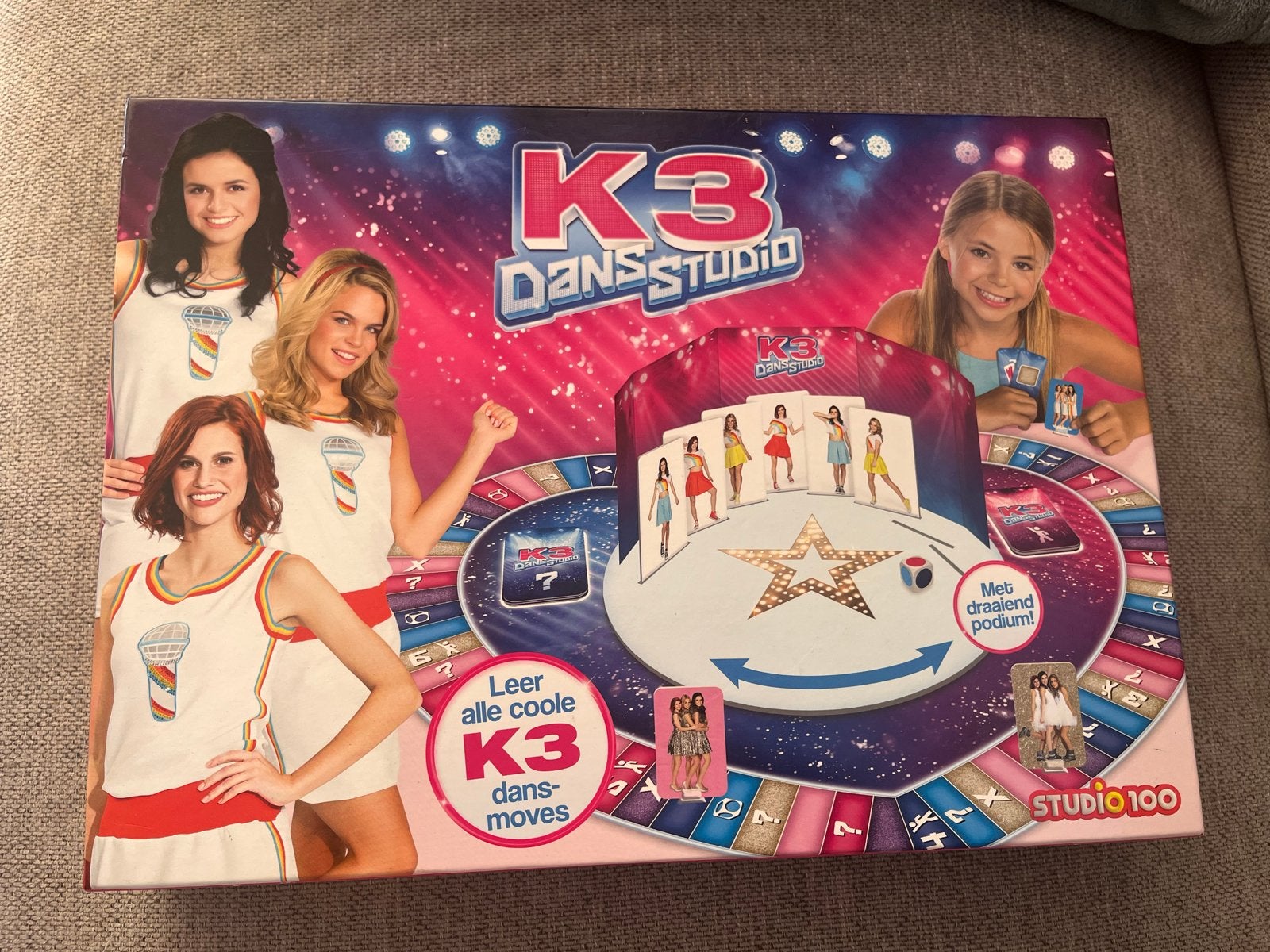 K3 Dansstudio Bordspel - Leer coole K3 dans-moves!, Drie of vier spelers, Ophalen, Zo goed als nieuw