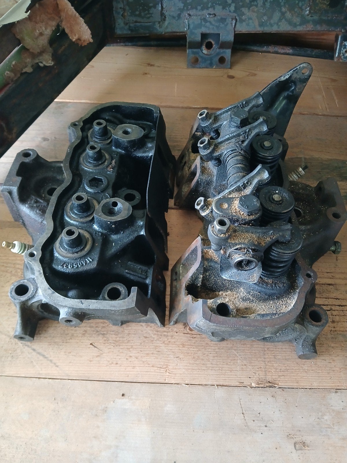 Ford v4 cilinder koppen l+r.  1700cc, Auto-onderdelen, Motor en Toebehoren, Ophalen of Verzenden, Gebruikt, Ford