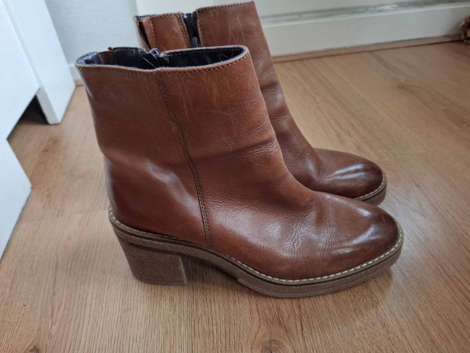 Stoere boot 41 bruin met spekzool, Kleding | Dames, Schoenen, Bruin, Lage of Enkellaarzen, Ophalen of Verzenden, Excellent